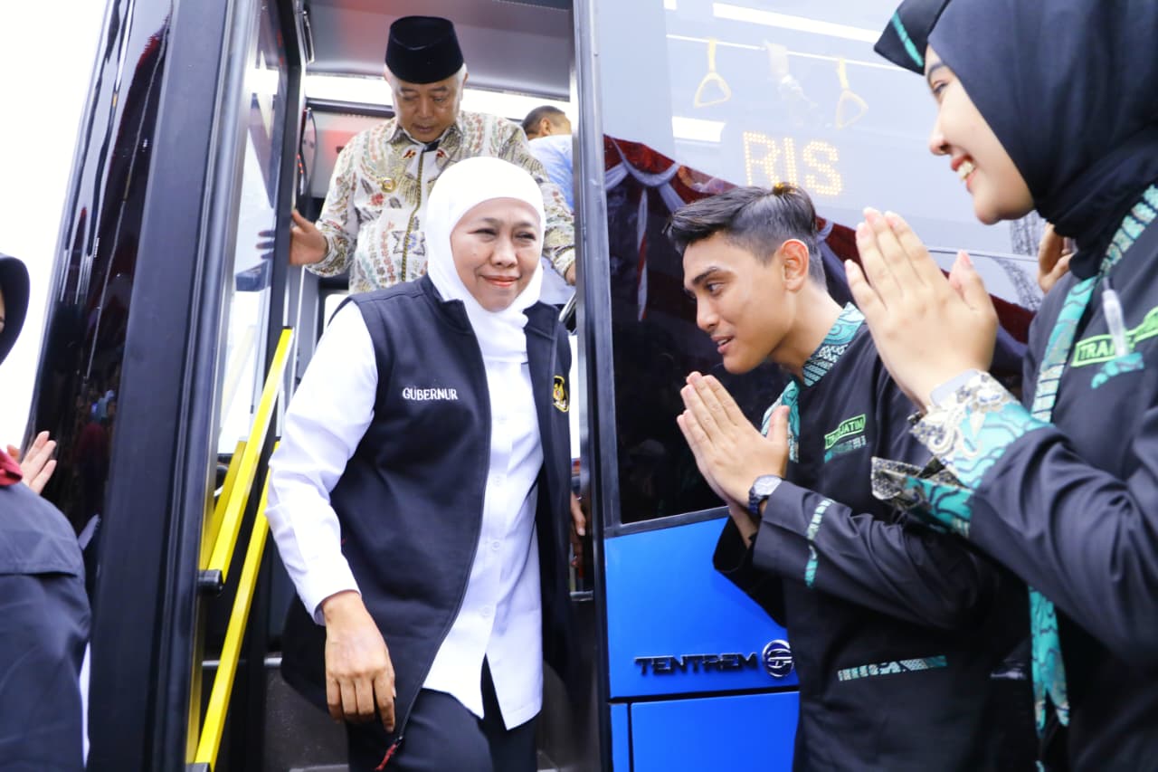 Gubernur Jawa Timur, Khofifah Indar Parawansa,  meluncurkan Trans Jatim Koridor 1 Malang Raya.