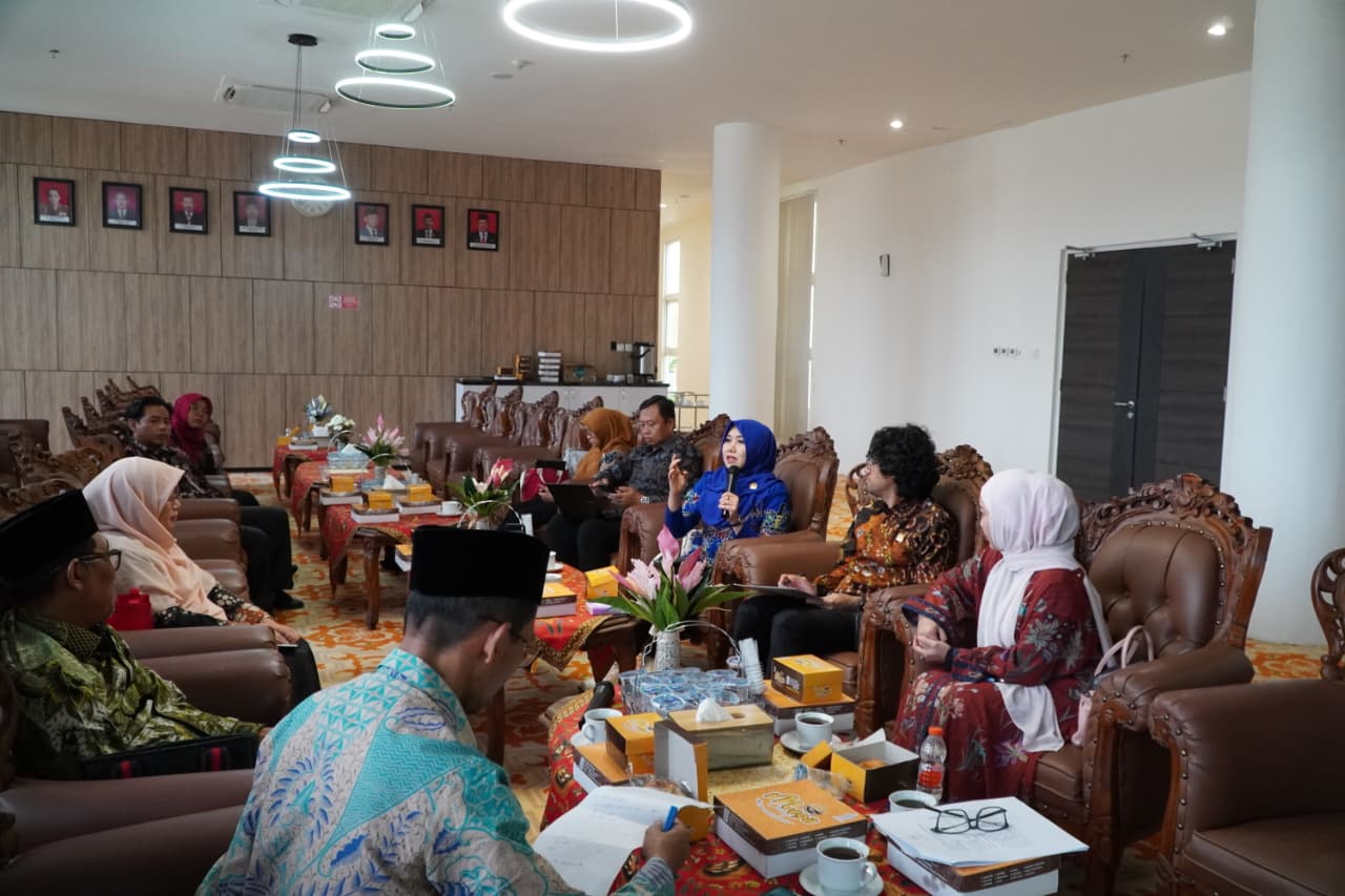 Anggota PPUU DPD RI, Lia Istifhama, juga menanggapi diskusi tersebut dengan menyoroti aspek pembangunan ekonomi di kawasan selatan Jawa Tengah.