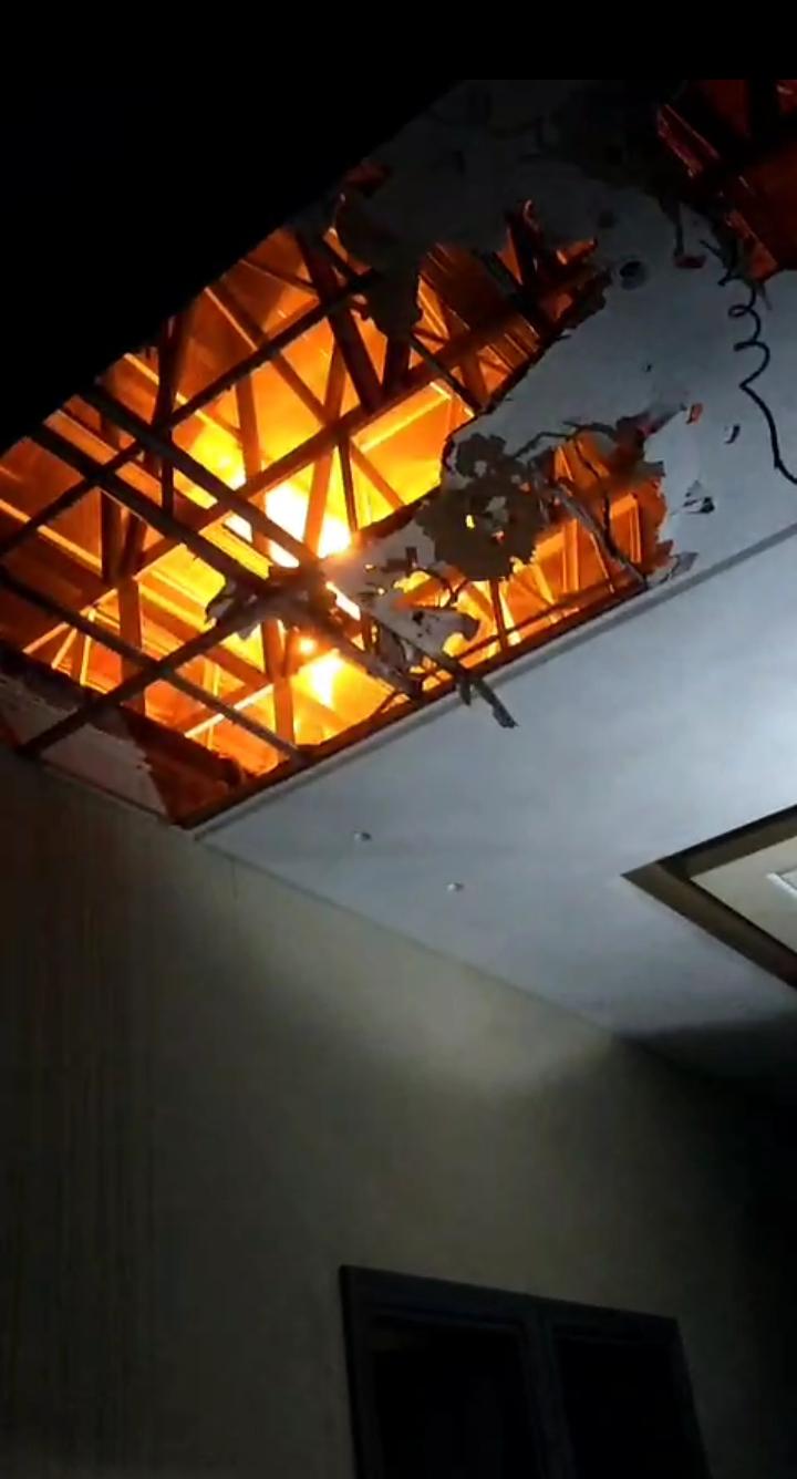 TERBAKAR : Rumah di Desa Tambakberas RT 002, RW. 001, Kecamatan Cerme, Gresik terbakar.