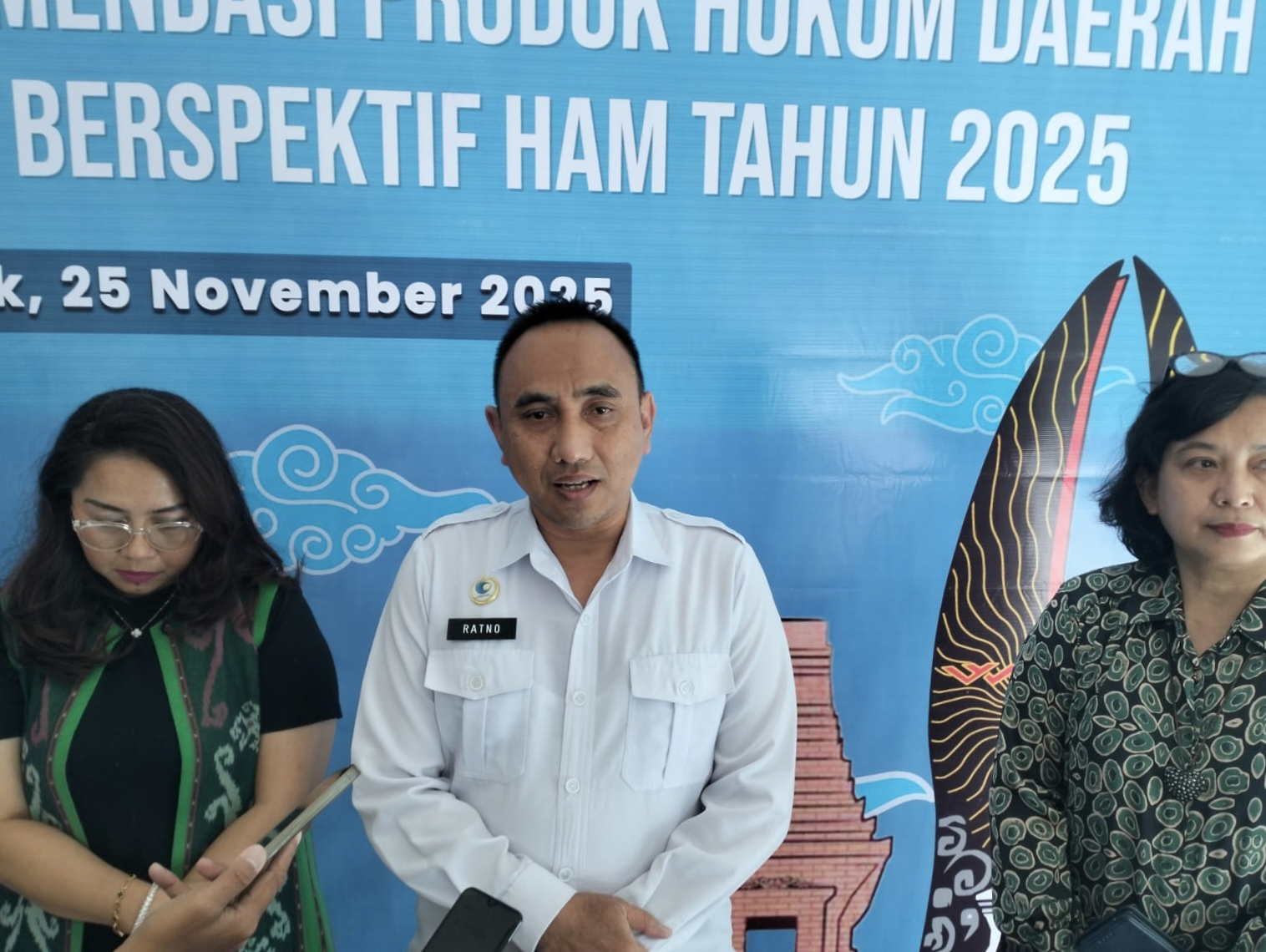 SUASANA : Kemenham saat pembahasan dalam rapat finalisasi tindak lanjut produk hukum daerah.