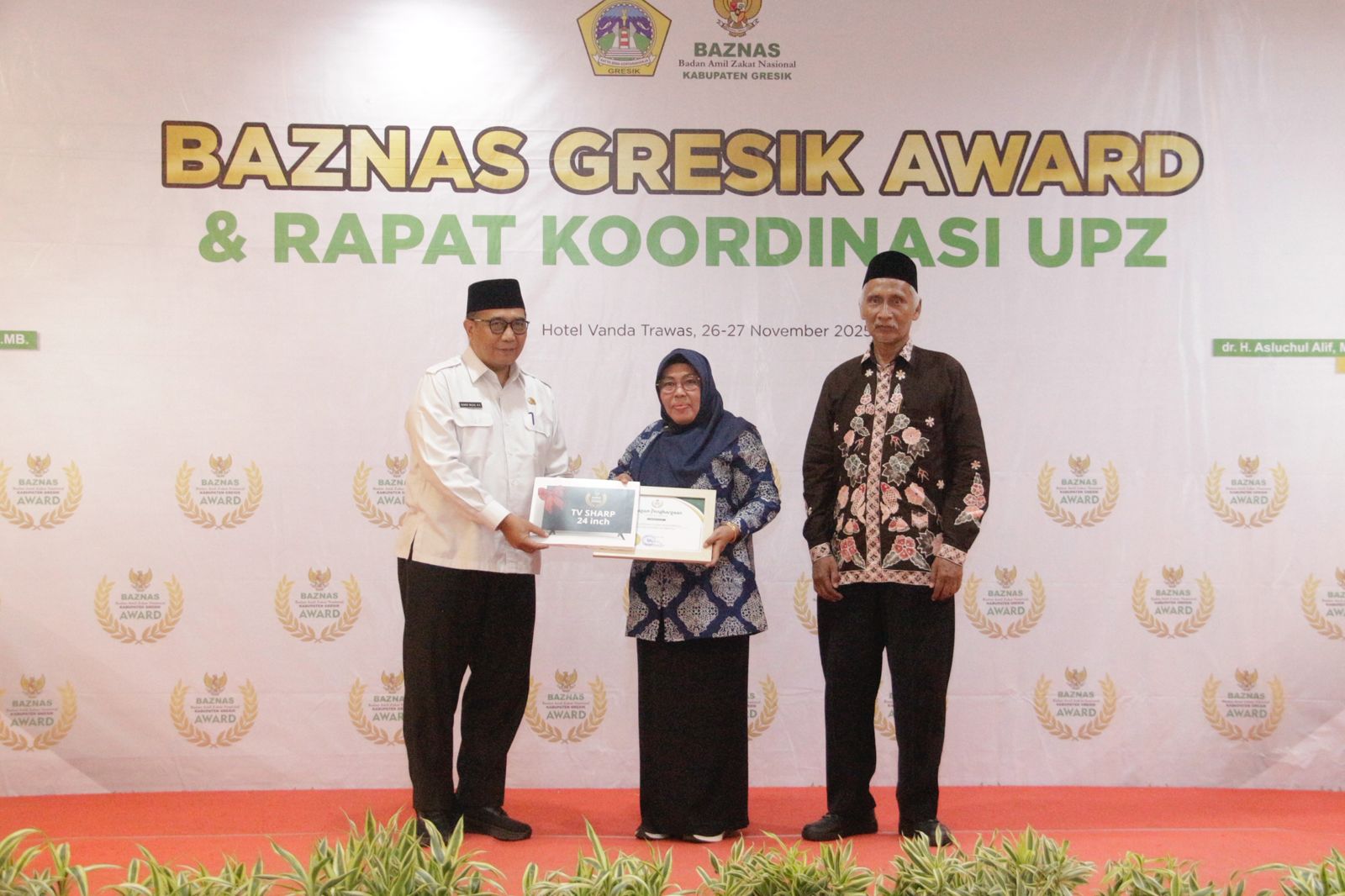 RAPAT : Baznas Gresik dan rapat koordinasi OPZ.