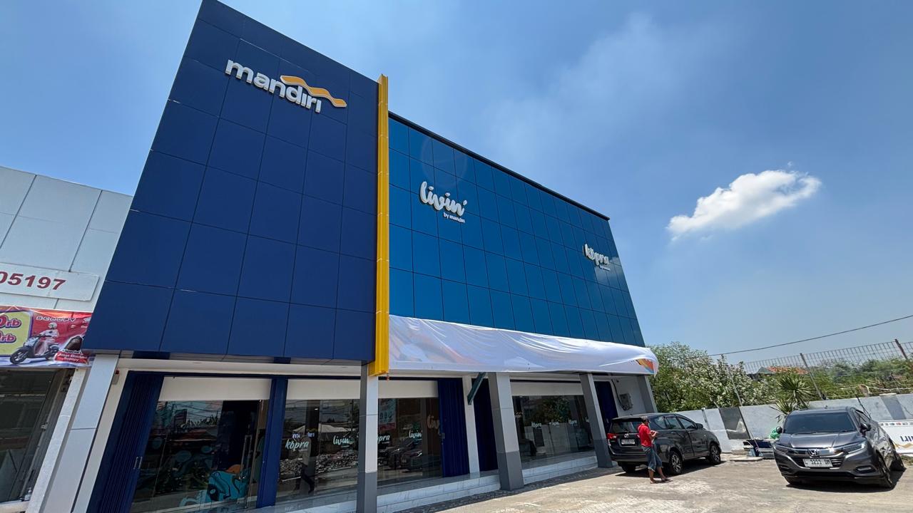 Megah : Kantor Cabang Pembantu Gresik Manyar Raya resmi beroperasi usai diresmikan Senin (1/12) pagi.