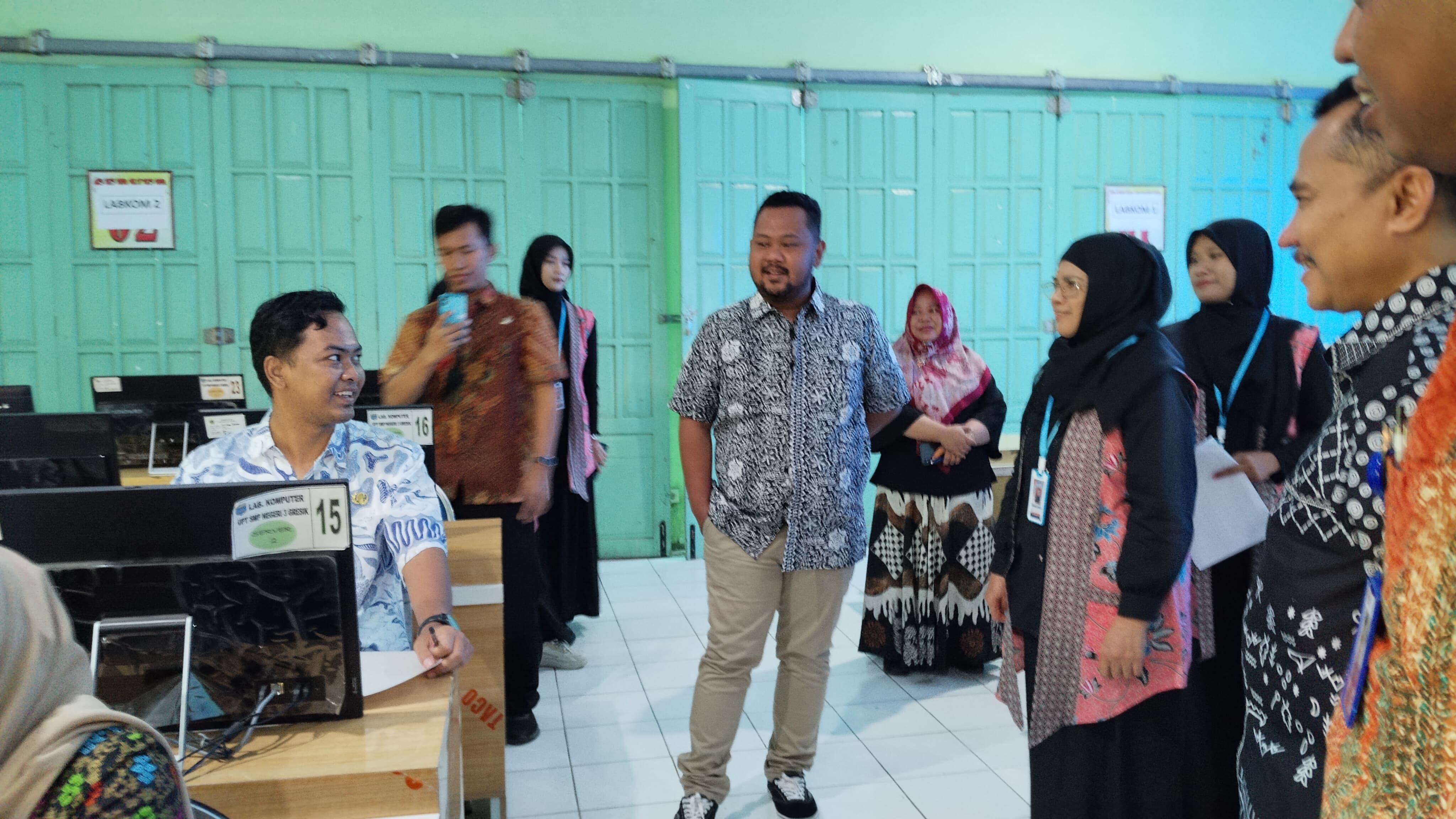 Bupati Gresik Fandi Akhmad Yani memantau langsung pelaksanaan TOFAS di UPT SMPN 3 Gresik.