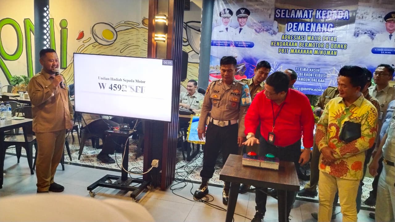 Penggunaan teknologi tapping box di sektor Mamin, yang disiapkan Bank Jatim, sukses tingkatkan transparansi dan realisasi Pendapatan Asli Daerah (PAD) Gresik