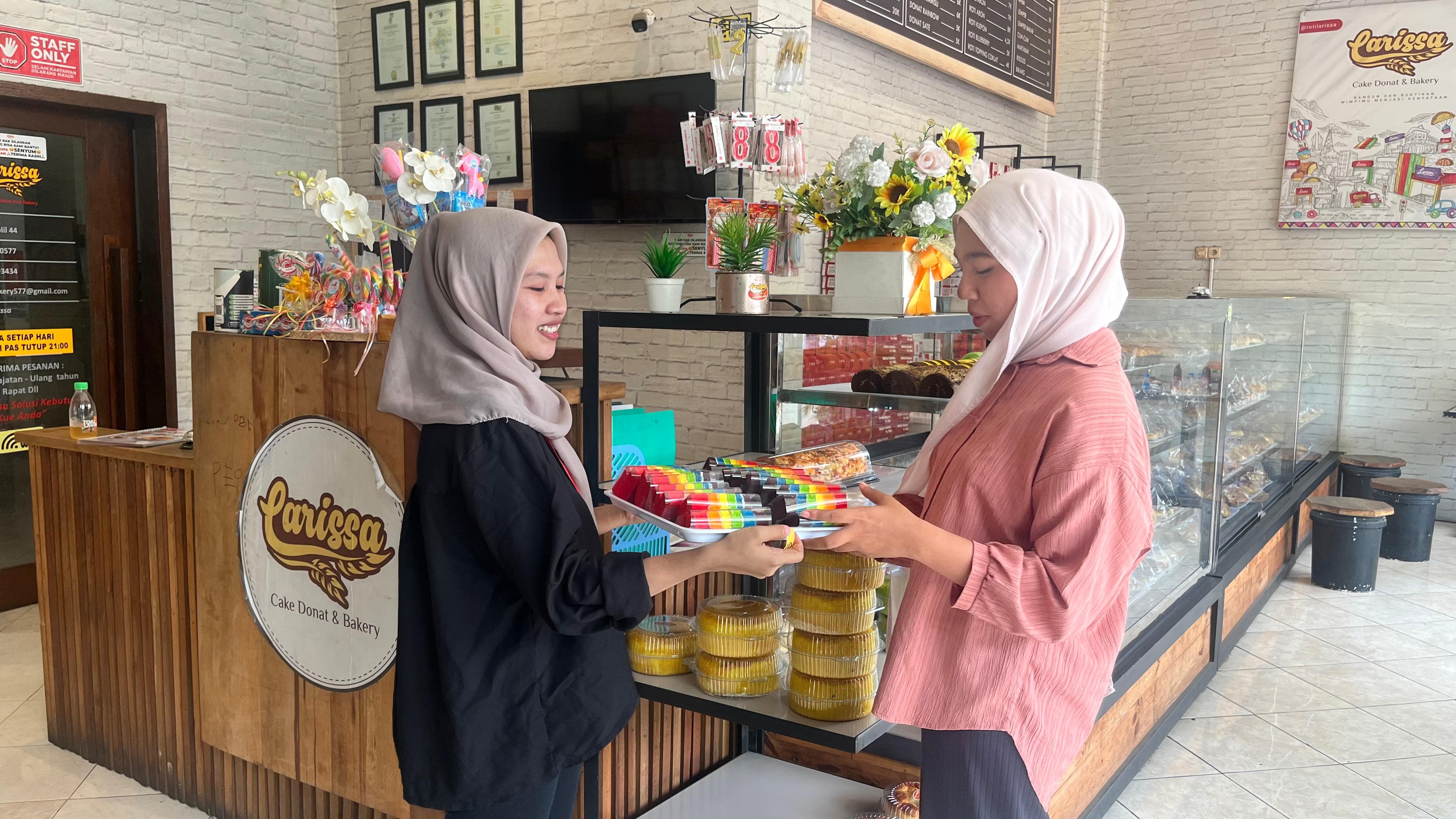 Larissa Bakery terus tumbuh dan kini memiliki tiga cabang.