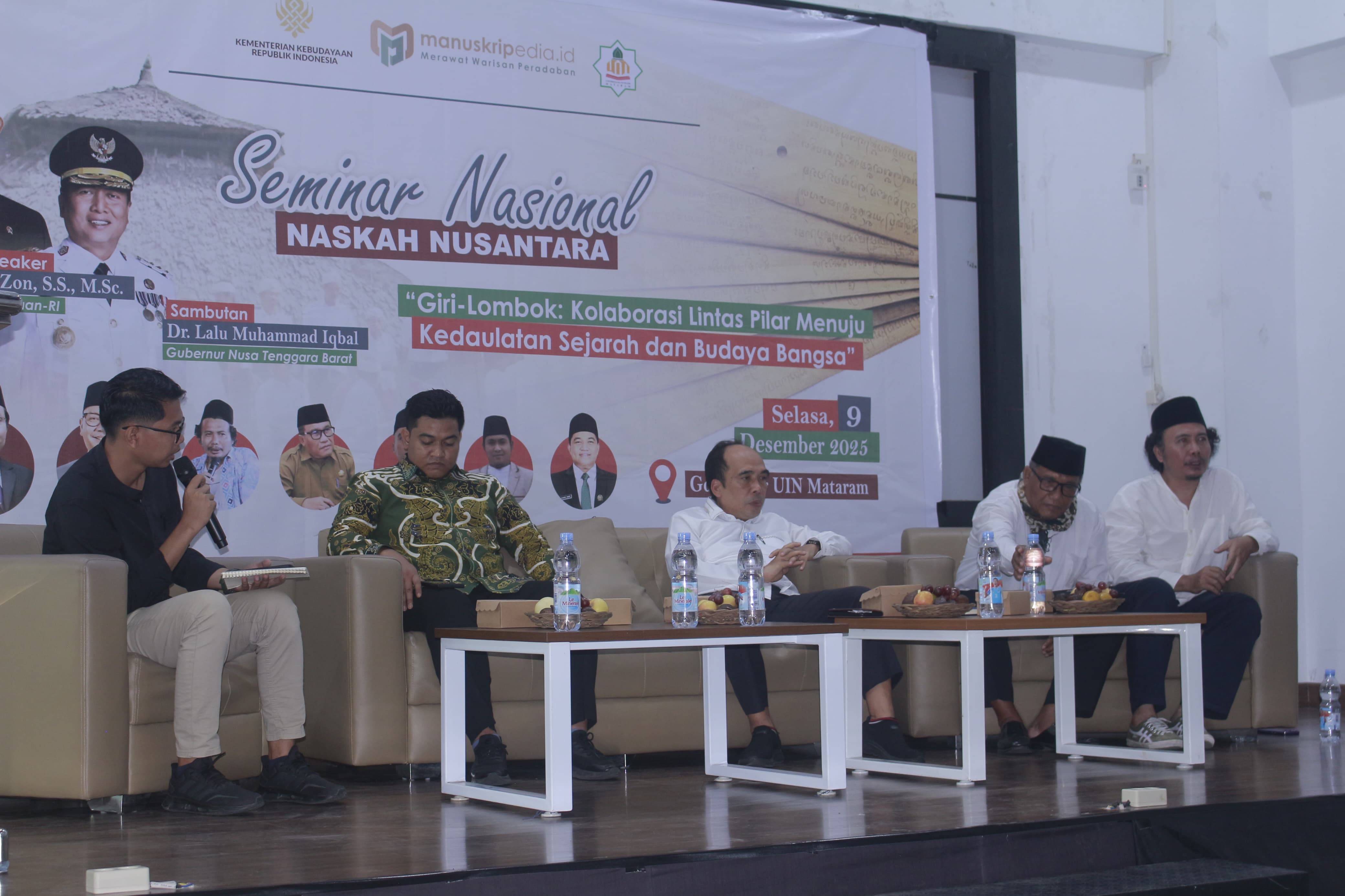 SEMINAR: Ketua DPRD Gresik Muhammad Syahrul Munir saat seminar di UIN Mataram.