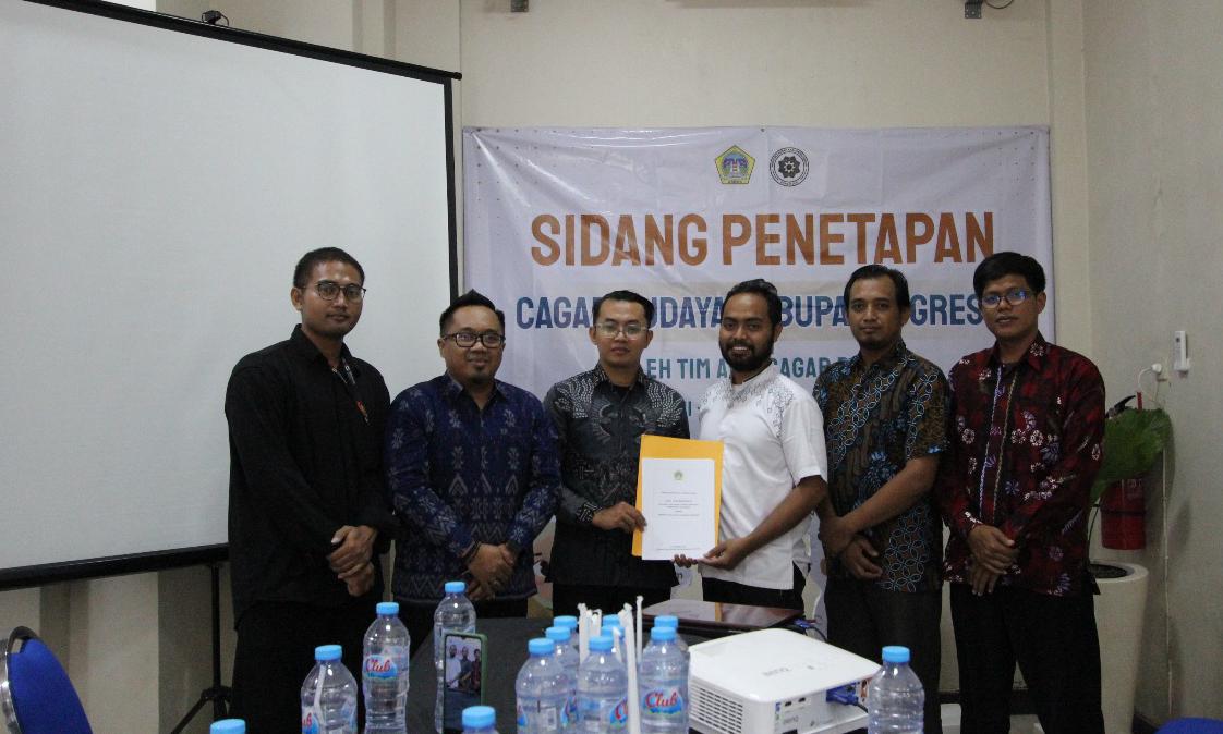 MEREKOMENDASIKAN : TACB Gresik Rekomendasikan 4 Objek di Kompleks Makam Puspanegara dan 3 Panji Sidayu Jadi Cagar Budaya Kabupaten usai sidang penetapan TACB Kabupaten Gresik di Museum Sunan Giri.