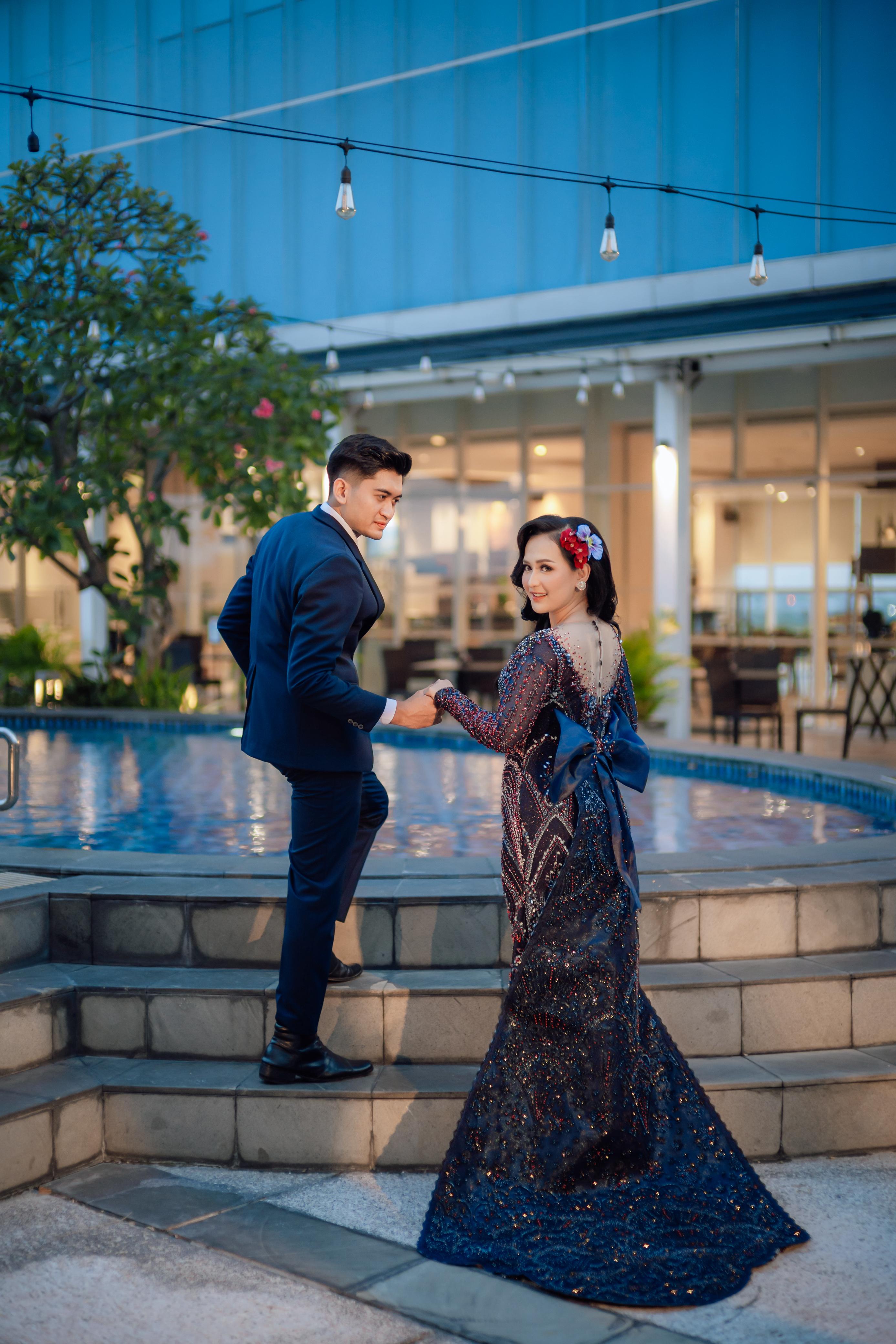 Elegan : Busana pengantin yang lengkap dengan make up artist untuk calon pengantin