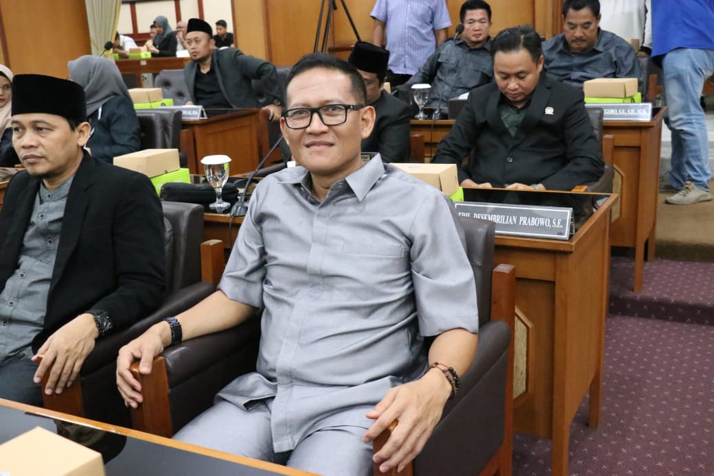 WAKIL RAKYAT: Wakil Ketua III DPRD Gresik, Abdullah Hamdi, saat memberikan pernyataan terkait perlunya langkah konkret penanganan banjir di wilayah selatan.