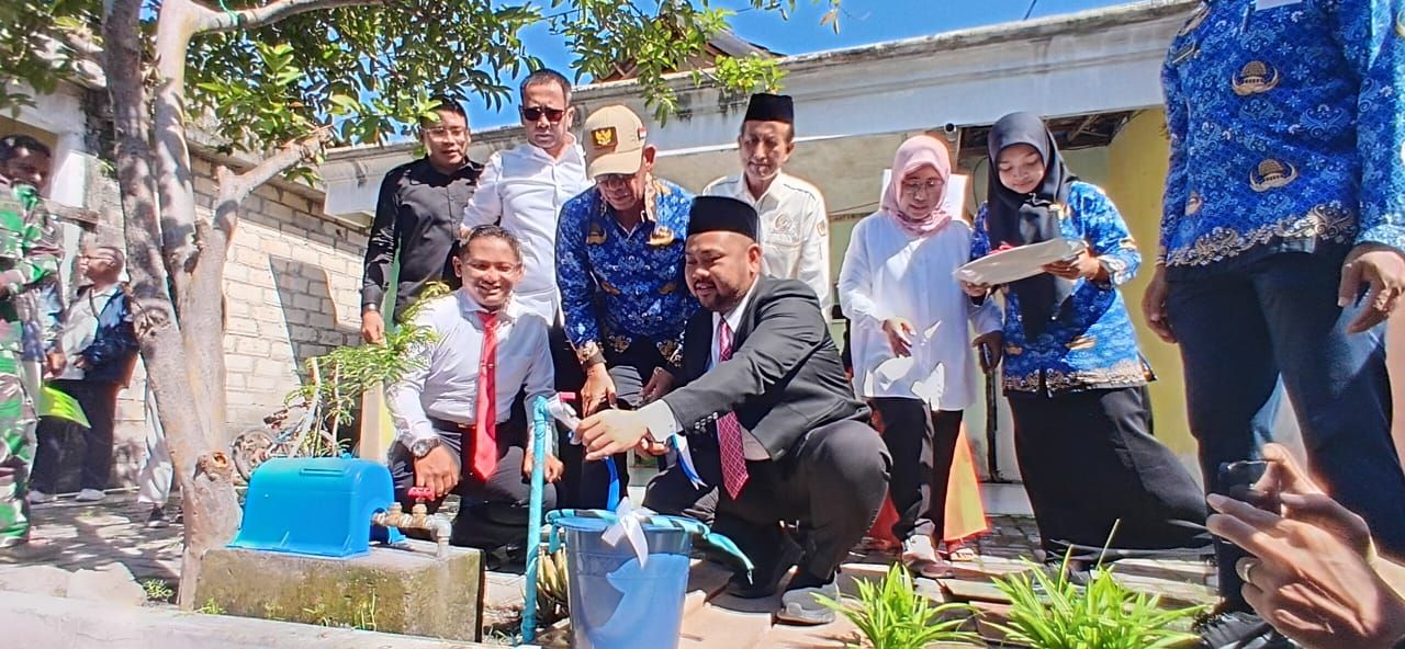 Spam air PDAM di Gresik mulai keluar di daerah Duduksampeyan dan Kebomas Gresik.