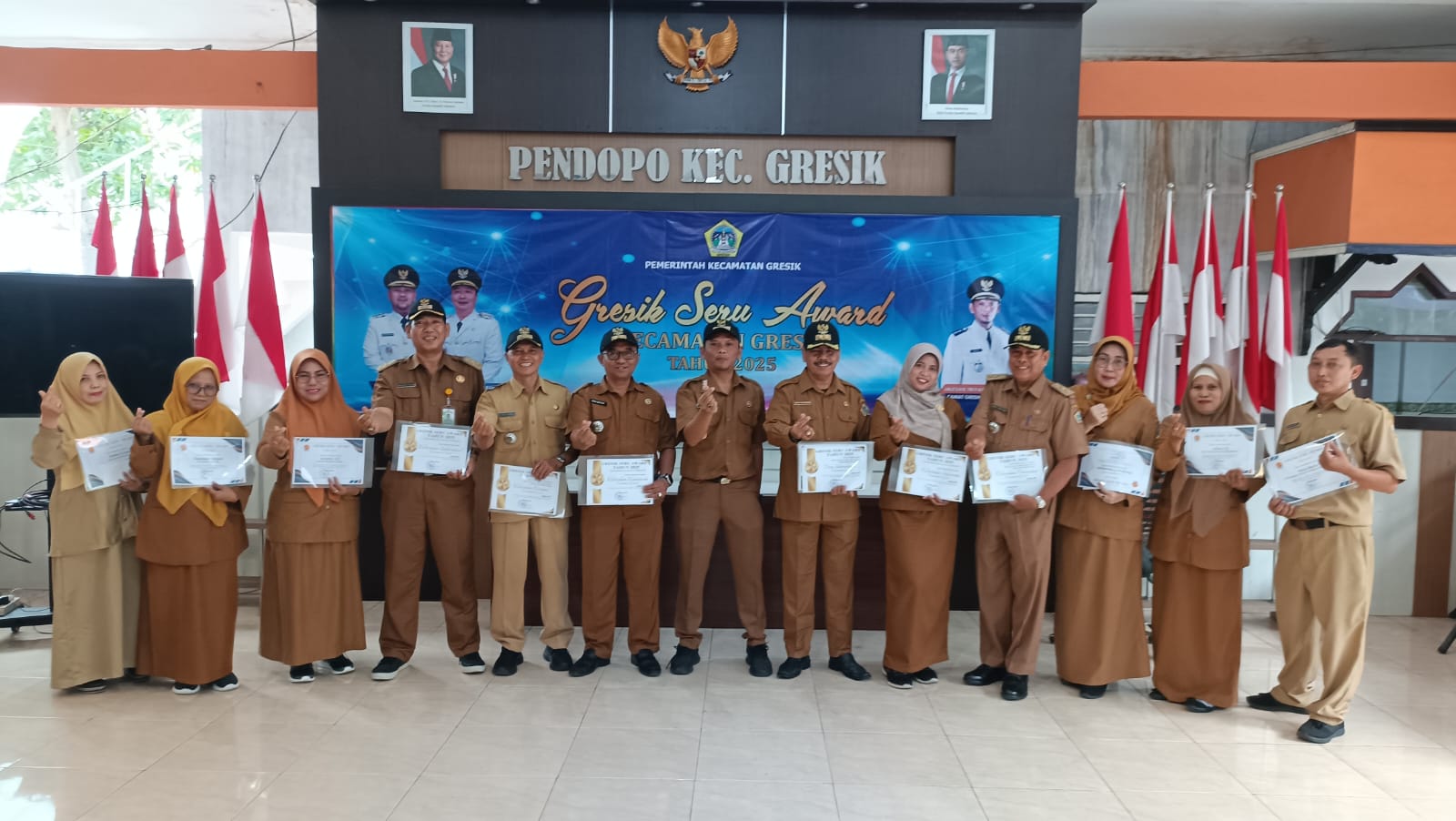 Pemerintah Kecamatan Gresik sukses menggelar ajang Gresik Seru Award 2025 di Pendopo Kecamatan Gresik.