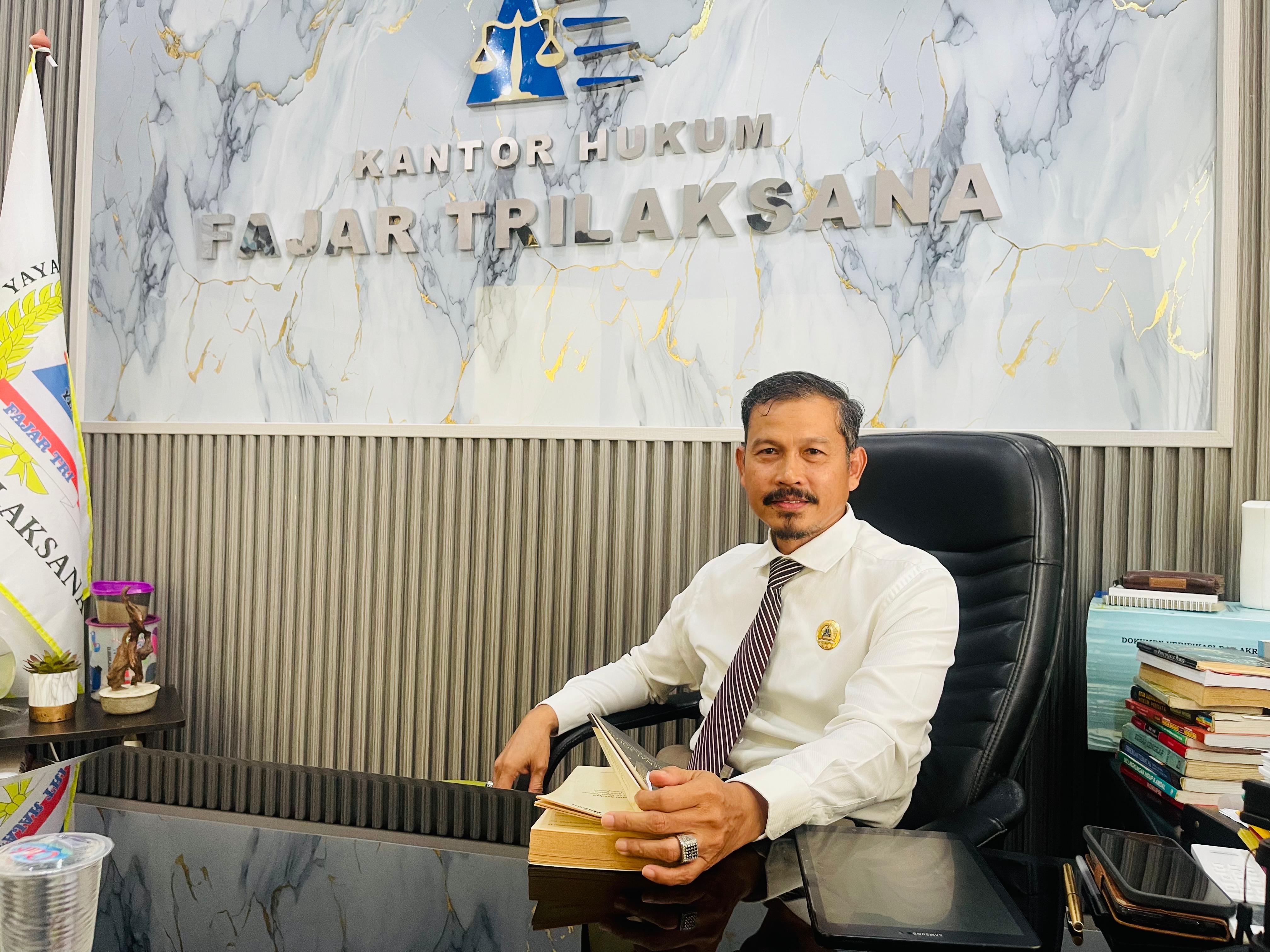 A. Fajar Yulianto, S.H., M.H.Direktur YLBH Fajar Trilaksana.