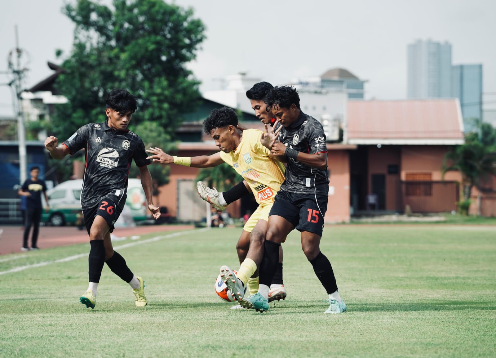 BERTAHAN : Penyerang Muda Sayfullah Kader ingin bertahan di Gresik United.