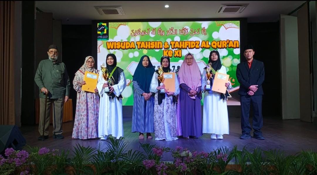 Wujudkan Generasi Qur&rsquo;ani, 110 Siswa SMP YIMI Gresik Sukses Wisuda Tahfidz.