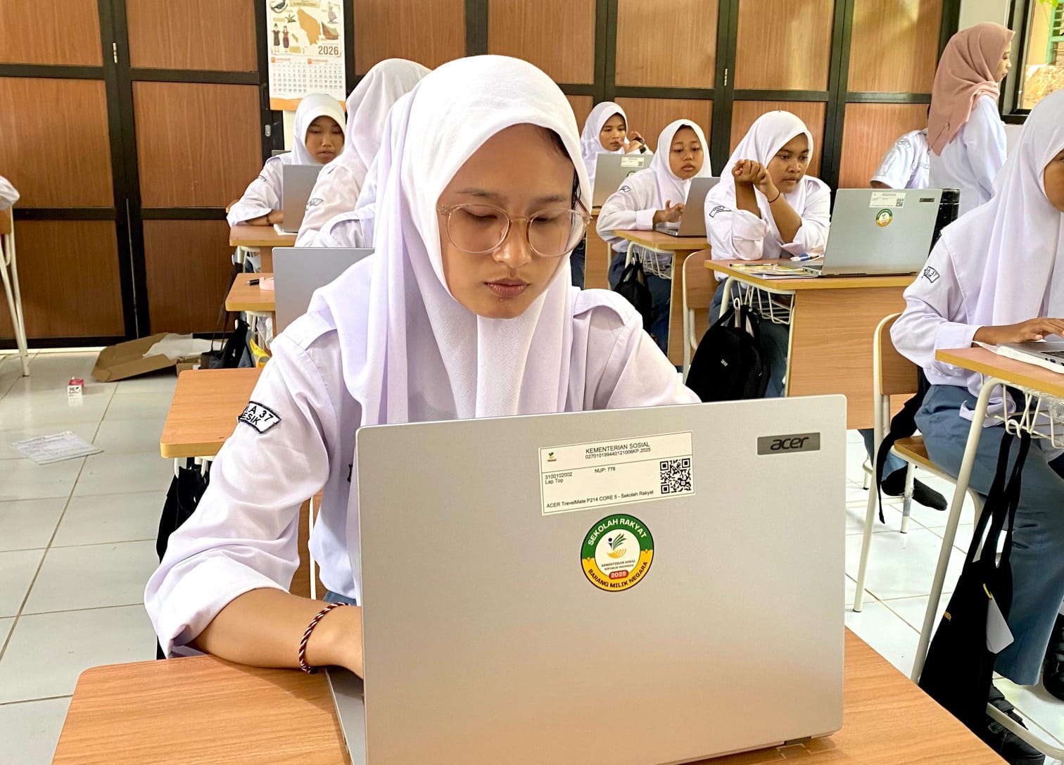 BELAJAR : Proses belajar mengajar di SRMA 37 Sidayu Gresik.