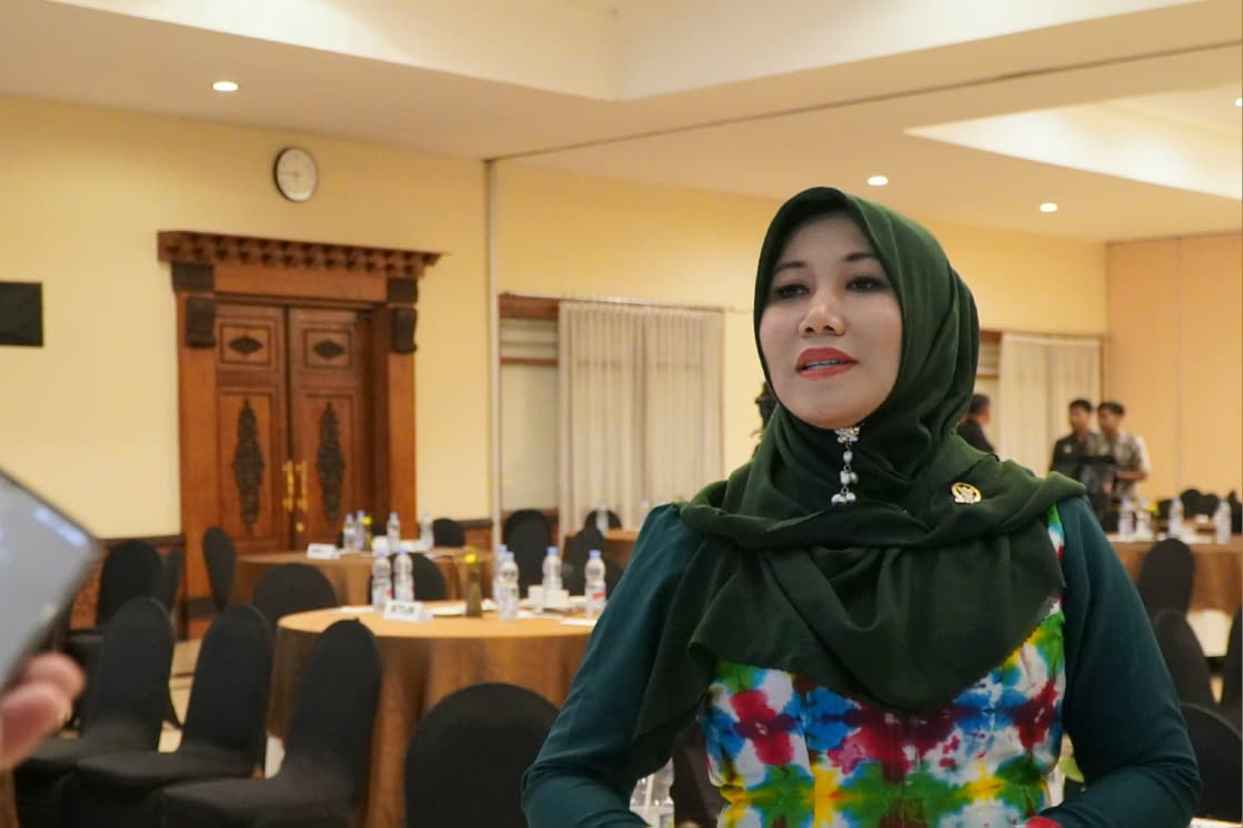 Senator Jatim Ning Lia Istifhama