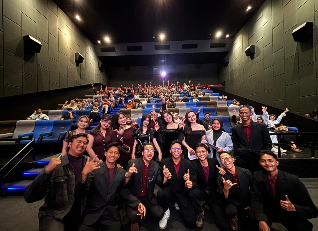 situs judi slot online terbesar dan terpercaya Gebrakan Sinema Lokal: Film Action Darah Di Seragam Karya Arek Gresik Sukses Guncang Layar Lebar CGV