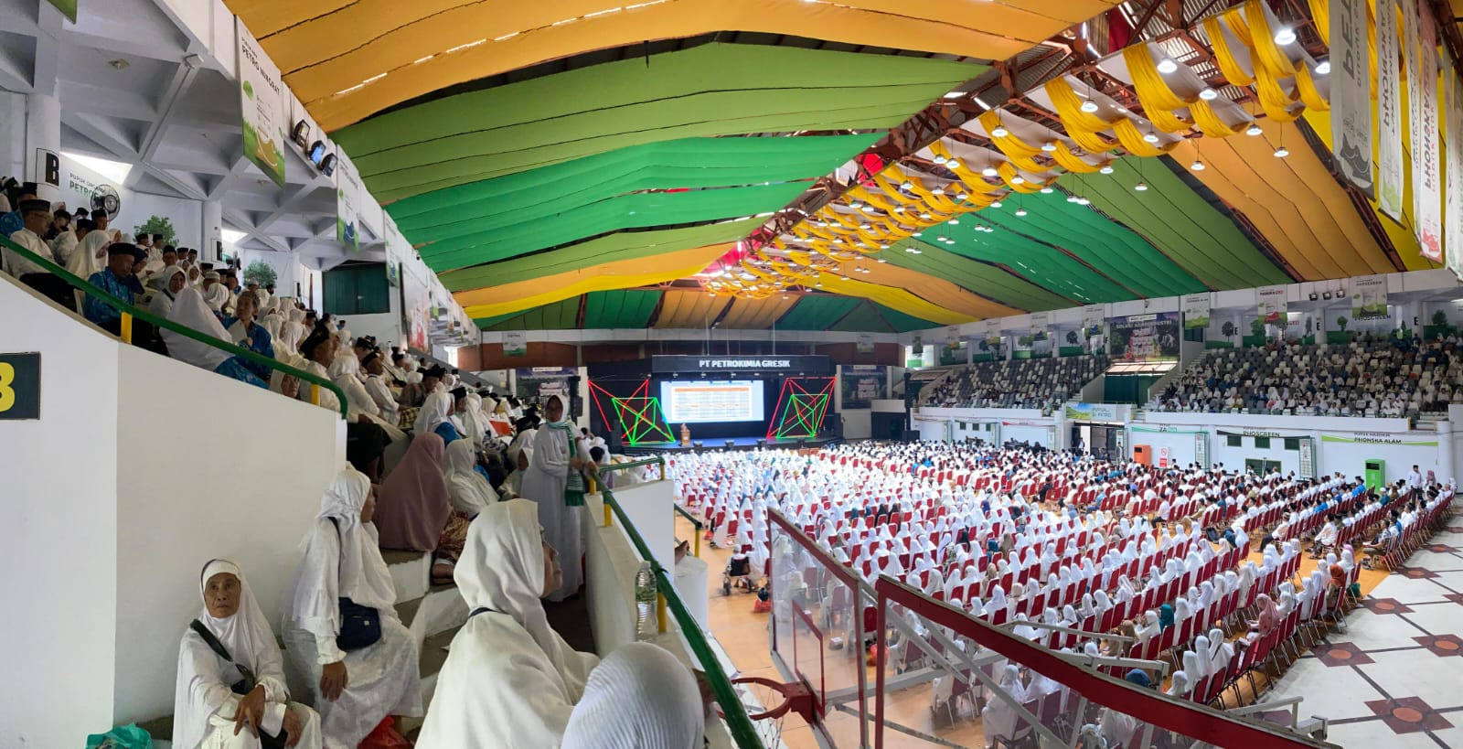 JAMAAH : Para calon jamaah haji saat mengikuti rangkaian manasik haji di Kabupaten Gresik