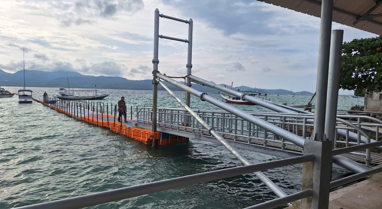 SUASANA : Darmaga Apung Gili Noko di Pulau Bawean, Gresik salah satu destinasi wisata.