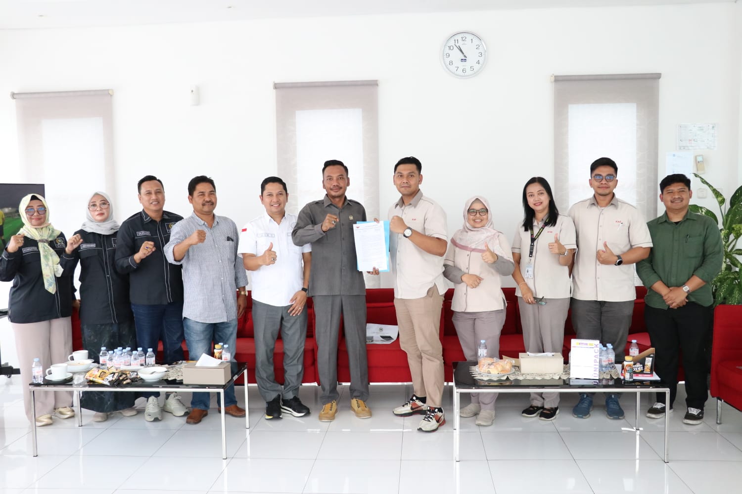 SIDAK : Ketua Komisi IV DPRD Gresik, Muchamad Zaifudin melakukan sidak ke PT. KAS Gresik. 