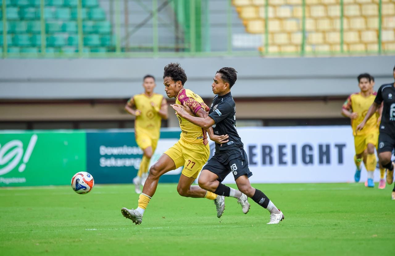MANTAN : Pemain Gresik United yang sudah hengkang ke Tim Liga 2,