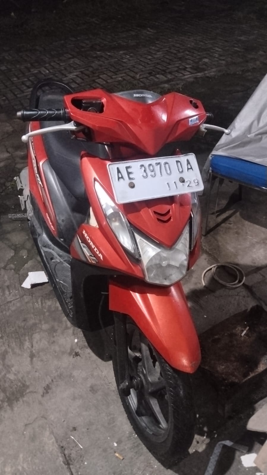 RANMOR : Tersangka kasus curanmor terekam cctv saat membawa kabur motor curiannya dikecamatan Wringinanom, Gresik.