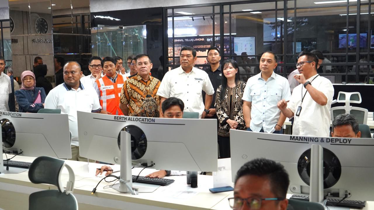 Wali Kota Surabaya, Eri Cahyadi, melakukan kunjungan kerja ke PT Terminal Teluk Lamong (TTL) untuk memperkuat kolaborasi infrastruktur dan layanan logistik.