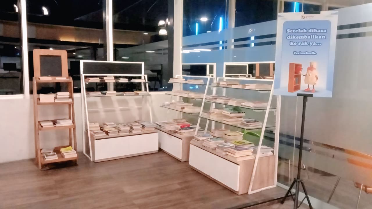 DUKUNG LITERASI : Gressmall Gresik hadirkan inovasi baru, Kini hadir Sudut Baca di Sukarame Foodcourt Lantai 1, ruang literasi pertama yang hadir di dalam mall di Gresik.
