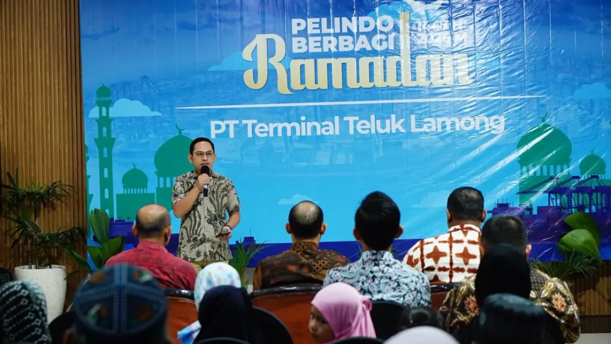 Terminal Teluk Lamong Salurkan Ribuan Paket Sembako dan Santunan. 