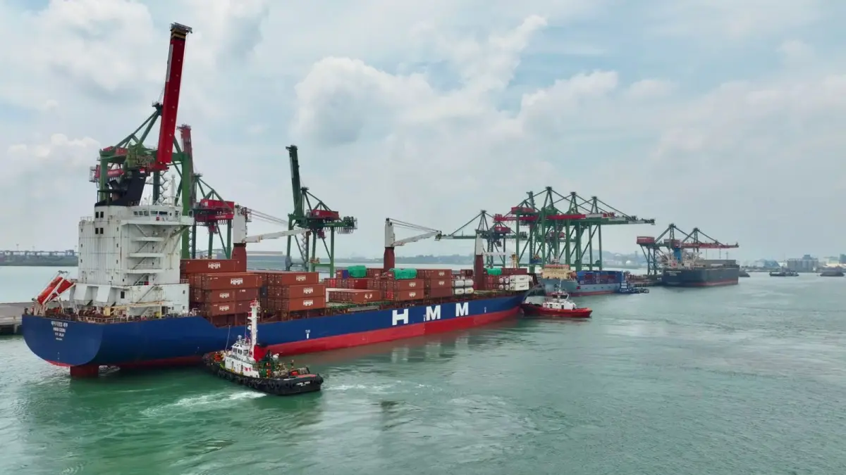 Arus petikemas PT. Terminal Teluk Lamongn mengalami pelonjakan delapan persen selama Februari 2026. (Ist/Radar Gresik) 