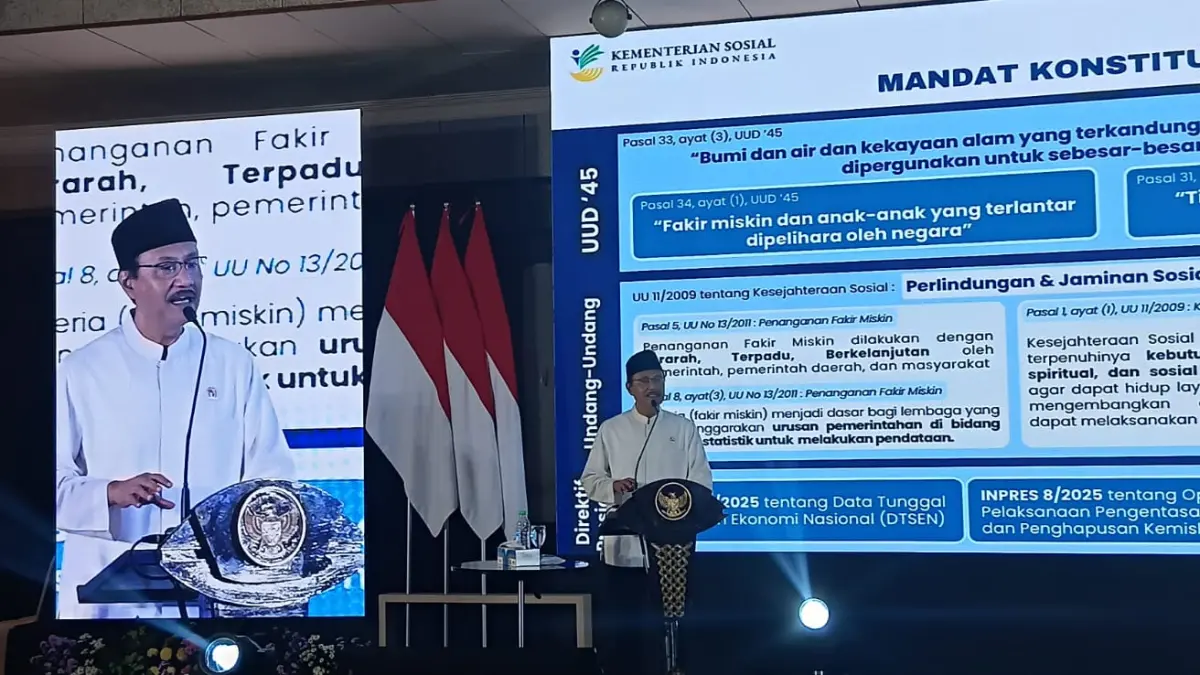 Mensos Saifullah Yusuf saat memaparkan program DTSEN serta Sekolah Rakyat di Gresik. (Ist/Radar Gresik) 