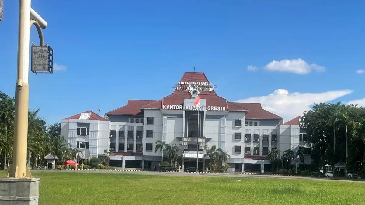 Penipuan : Puluhan warga diduga tertipu modus rekrutmen ASN di lingkungan Pemkab Gresik. (Novia/Radar Gresik) 