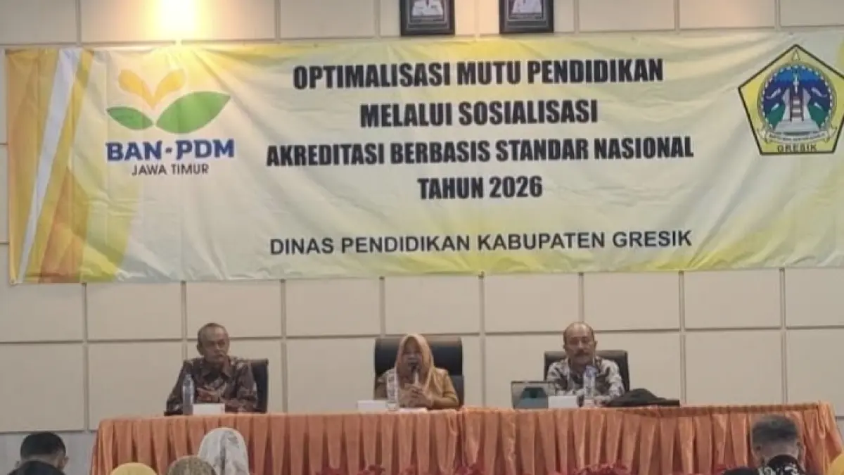 Sosialisasi : Dispendik Gresik dampingi lembaga pendidikan akreditasi 2026. (Fajar/Radar Gresik) 
