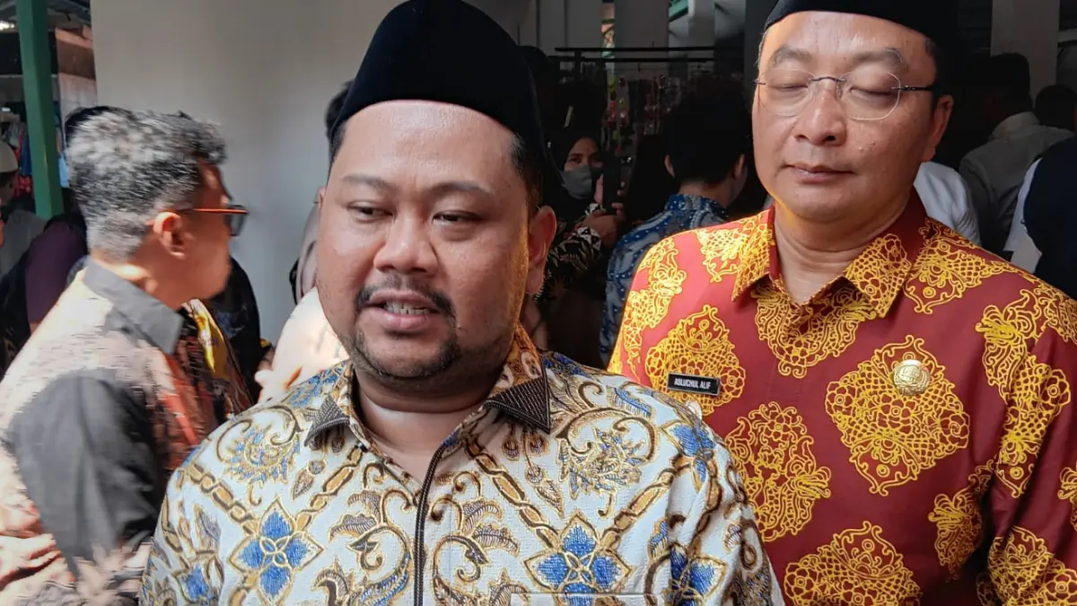 Peresmian : Bupati Gresik Fandi Akhmad Yani saat peresmian Pasar Sidayu, Gresik. (Fajar/Radar Gresik) 