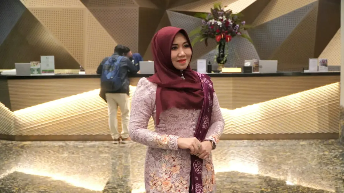 INSPIRASI : Lia Istifhama membuktikan bahwa perempuan bisa membawa demokrasi yang inklusif, cerdas, dan membumi. (IST/ Radar Gresik)