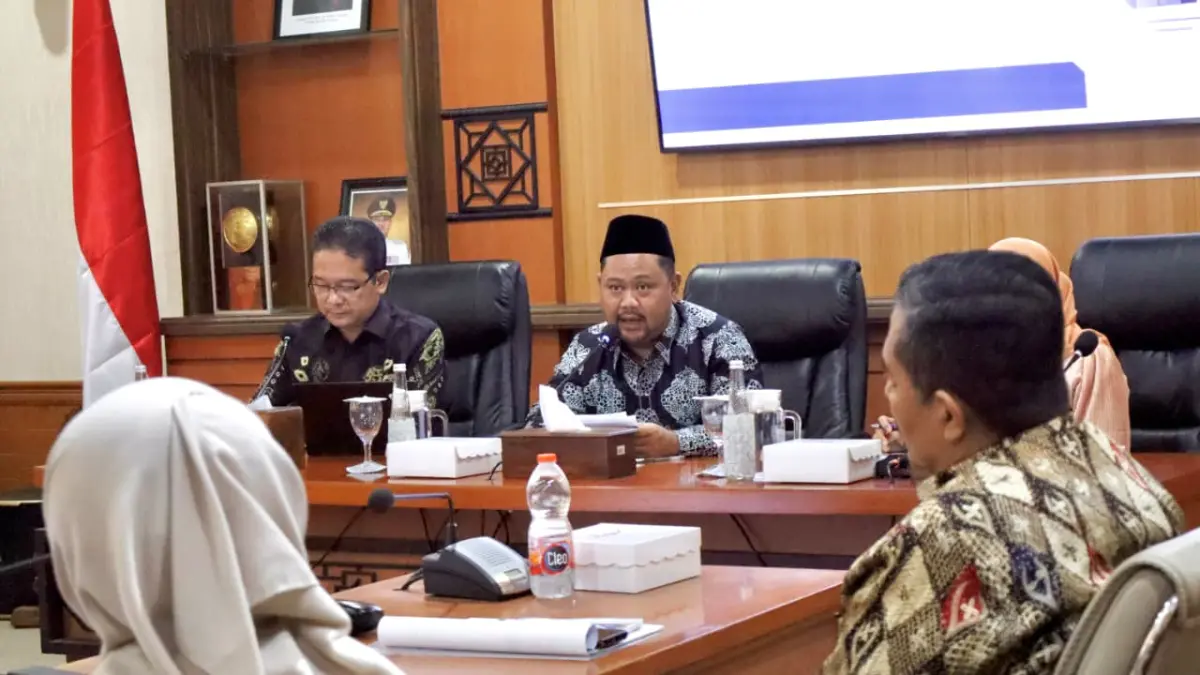 Sinergi : Bupati Gresik saat menerima audiensi dari BBPOM Surabaya untuk memperkuat Program Pangan Aman Terpadu. (Ist/Radar Gresik) 
