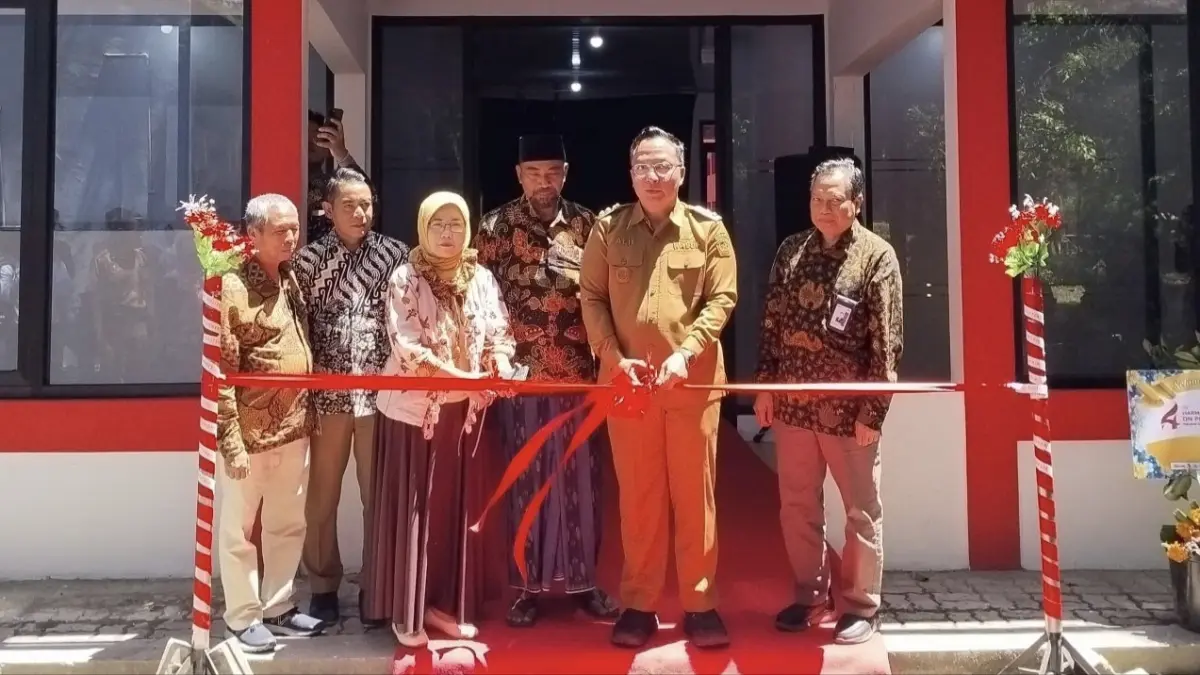 Transformasi Pendidikan : Politeknik Semen Indonesia (Polteksi) resmi memperkuat perannya dalam mencetak SDM unggul melalui peresmian gedung baru di Gresik. (Riri/Radar Gresik)