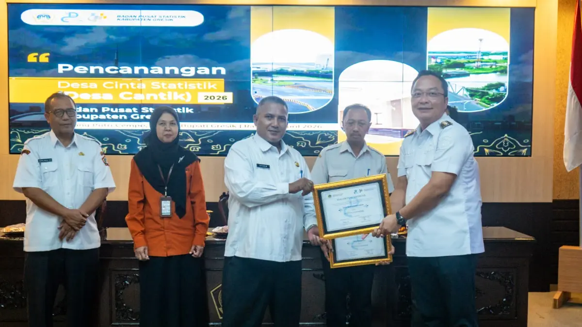 Hebat : Wakil Bupati Gresik, Asluchul Alif, secara resmi mencanangkan Program Desa Cinta Statistik (Desa Cantik) Tahun 2026. (Ist/Radar Gresik) 