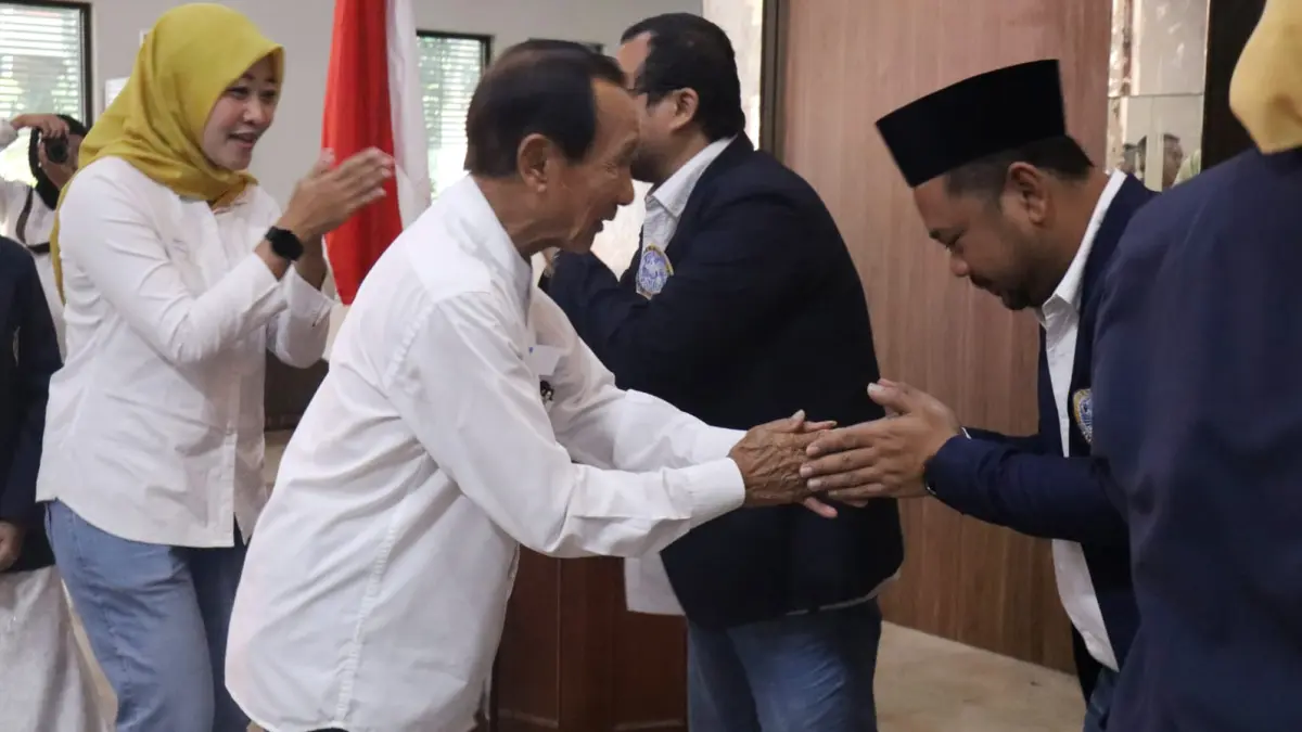 Momentum : Gus Yani saat menghadiri Muscab II Ikatan Keluarga Alumni Universitas Airlangga (IKA Unair) Cabang Gresik di Ruang Putri Mijil, Pendopo Gresik. (Ist/Radar Gresik) 