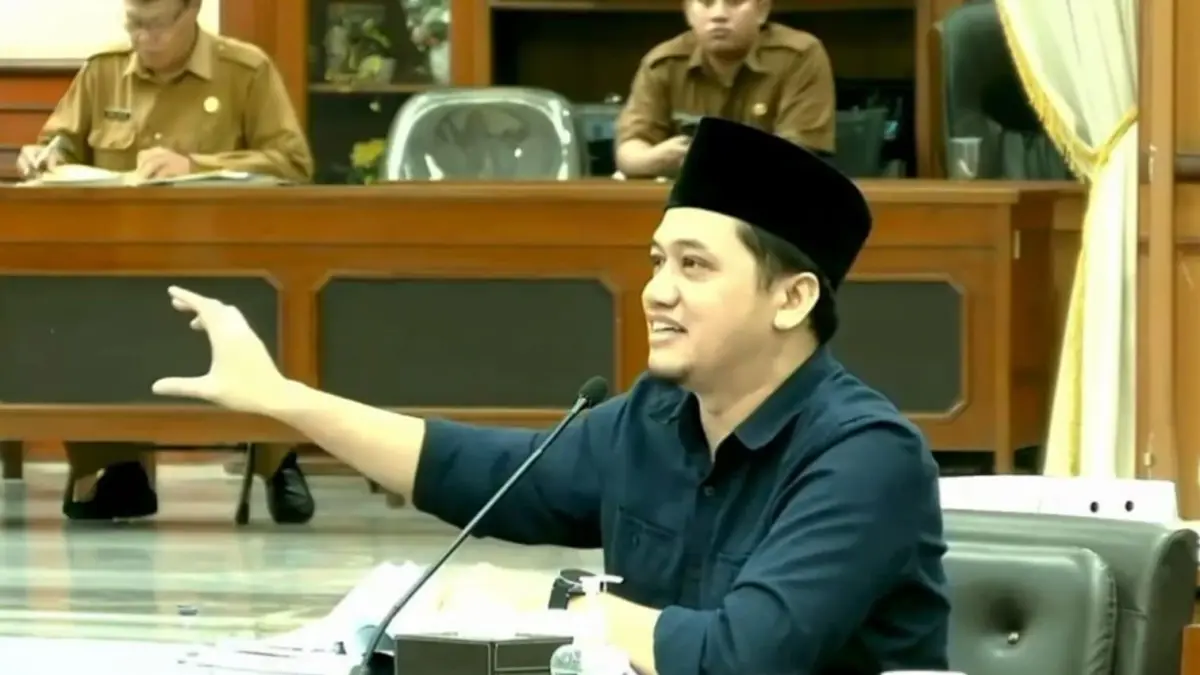Optimalisasi : Anggota Komisi II DPRD Kabupaten Gresik, Muhammad Kurdi, mendorong adanya penguatan program pemberdayaan melalui Dana Bagi Hasil (DBH) Migas. (Fajar/Radar Gresik) 