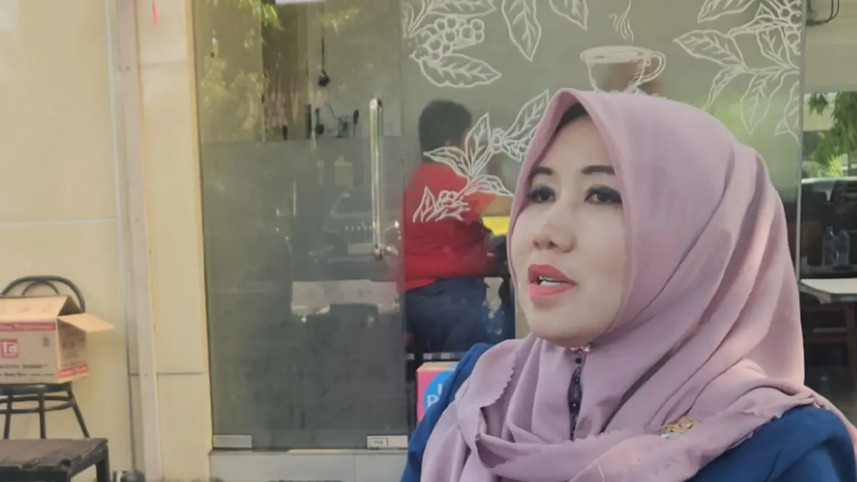 SAYANGI SI KECIL : Senator Jawa Timur, Lia Istifhama, mengingatkan orang tua untuk lebih protektif terhadap balita selama silaturahmi. (IST/ RADAR GRESIK)