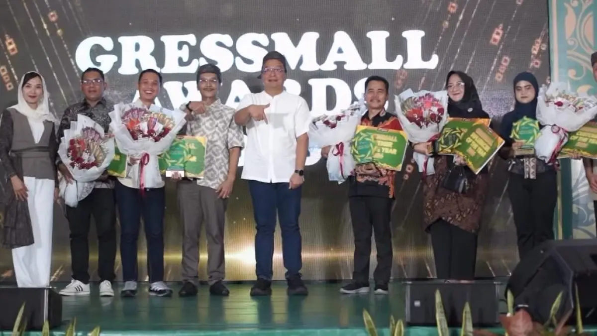 TERUS TUMBUH : Gressmall hadir dengan wajah baru dalam Kemilau Sapta Jagantara, sebuah simbol cahaya harapan untuk terus berinovasi dan memberikan pelayanan terbaik bagi masyarakat Gresik. (IST/ RADAR GRESIK)