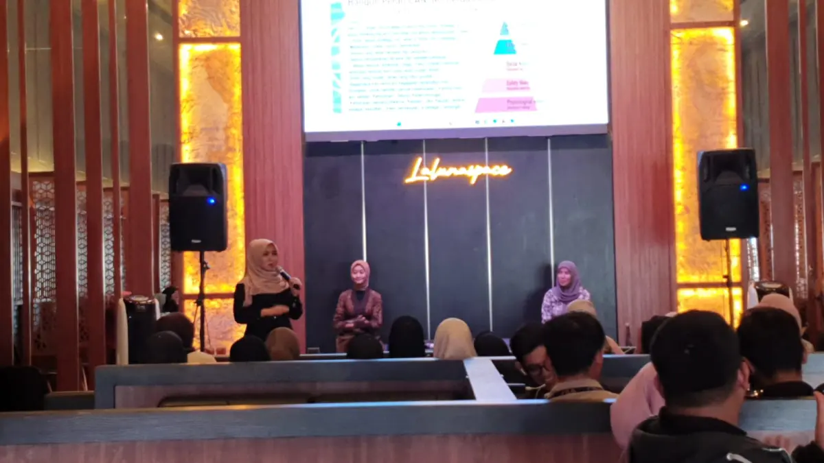 Anggota Dewan Perwakilan Daerah (DPD) RI asal Jawa Timur, Dr. Lia Istifhama, M.E.I  menggelar kunjungan daerah pemilihan (kundapil) bersama PC Himpunan Mahasiswa Islam Korps HMI-Wati (KOHATI). (IST/ RADAR GRESIK)