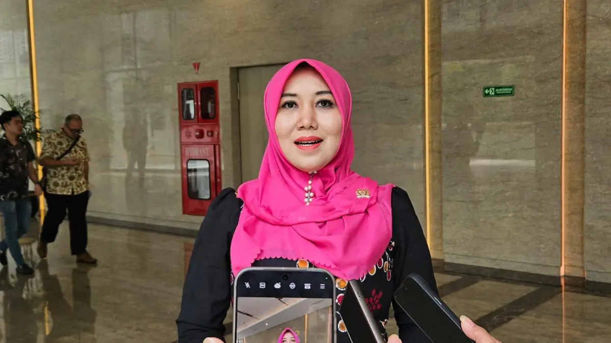APRESIASI LANGKAH CEPAT : Senator DPD RI Lia Istifhama mendukung penuh percepatan kepemilikan NIB bagi pelaku usaha kecil sebagai syarat akses LPG 3kg. (IST/ RADAR GRESIK)
