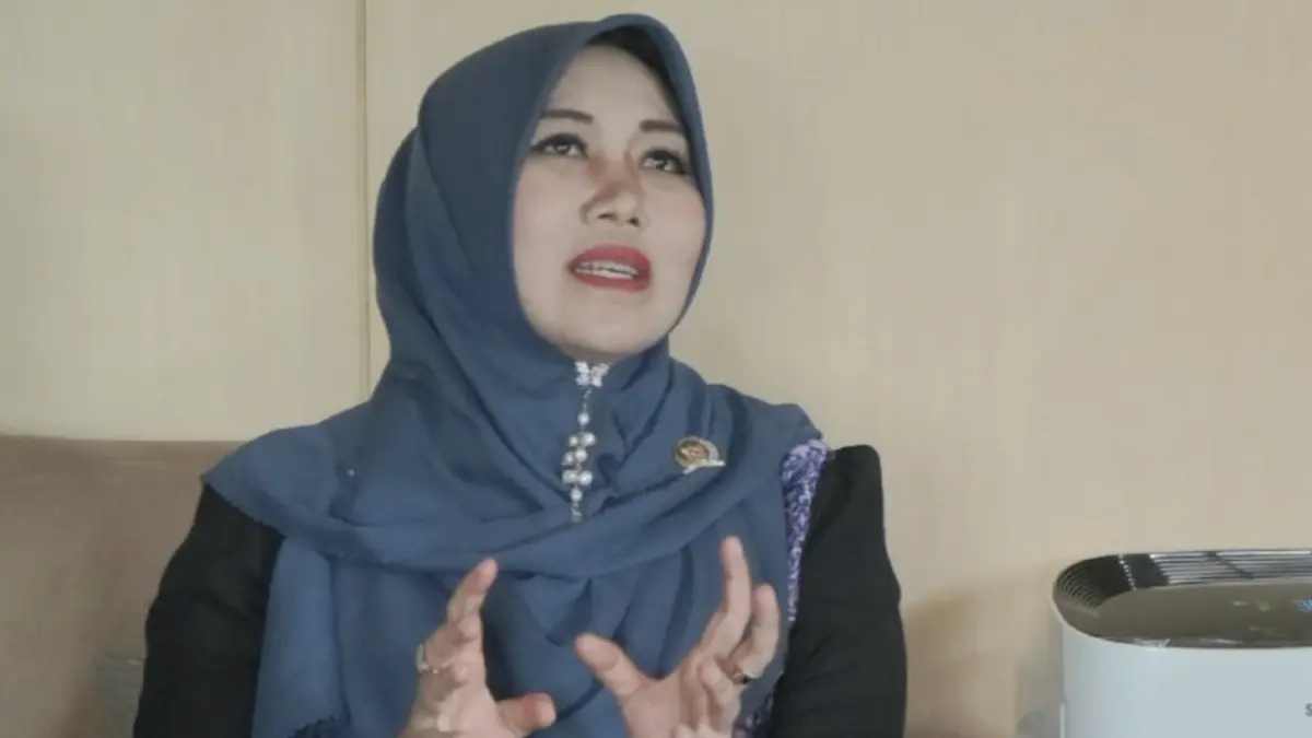 Senator Lia Istifhama mengajak kita semua menjadikan hari kemenangan ini sebagai ruang refleksi untuk menghapus dendam dan memperkuat persatuan bangsa. (IST/ RADAR GRESIK)