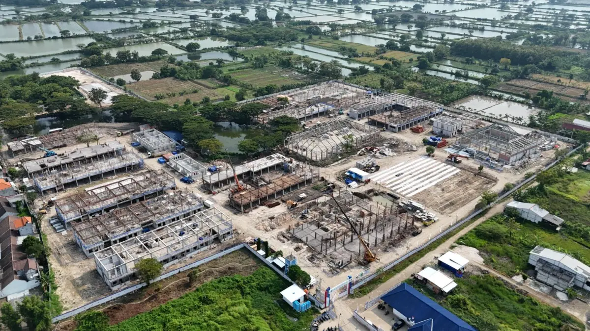 PROGRES : Suasana lokasi Sekolah Rakyat di Desa Raci Tengah, Kecamatan Sidayu Gresik. (Dok/Radar Gresik) 
