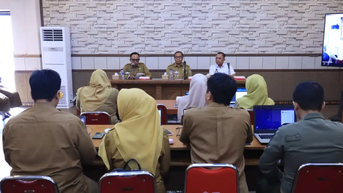 Sekretaris Daerah Kabupaten Gresik Achmad Washil Miftahul Rachman membuka pelatihan digital bagi ASN.