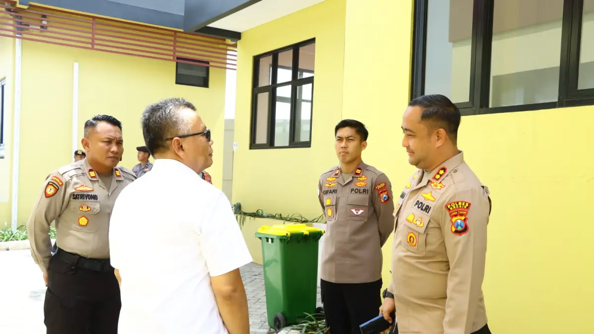 Jaga Keamanan : Perkuat Keamanan Obvitnas, JIIPE Serahkan Kantor Kepolisian Khusus Kawasan ke pihak kepolisian. (Yudhi/Radar Gresik) 