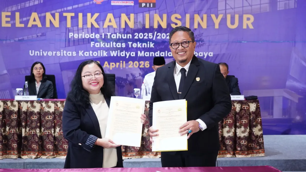 Ketua PII Cabang Gresik Awang Djohan Bachtiar (kanan).