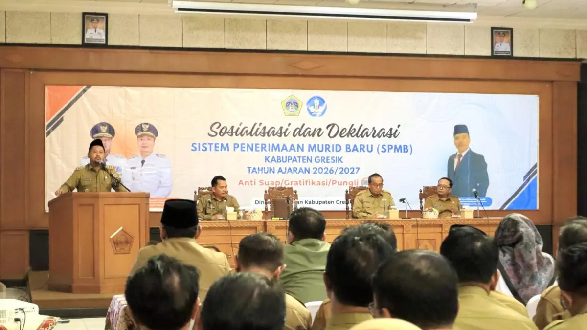 Sosialisasi: Bupati Gresik saat memberikan arahan dalam dan deklarasi Sistem Penerimaan Murid Baru (SPMB) Kabupaten Gresik tahun ajaran 2026/2027.